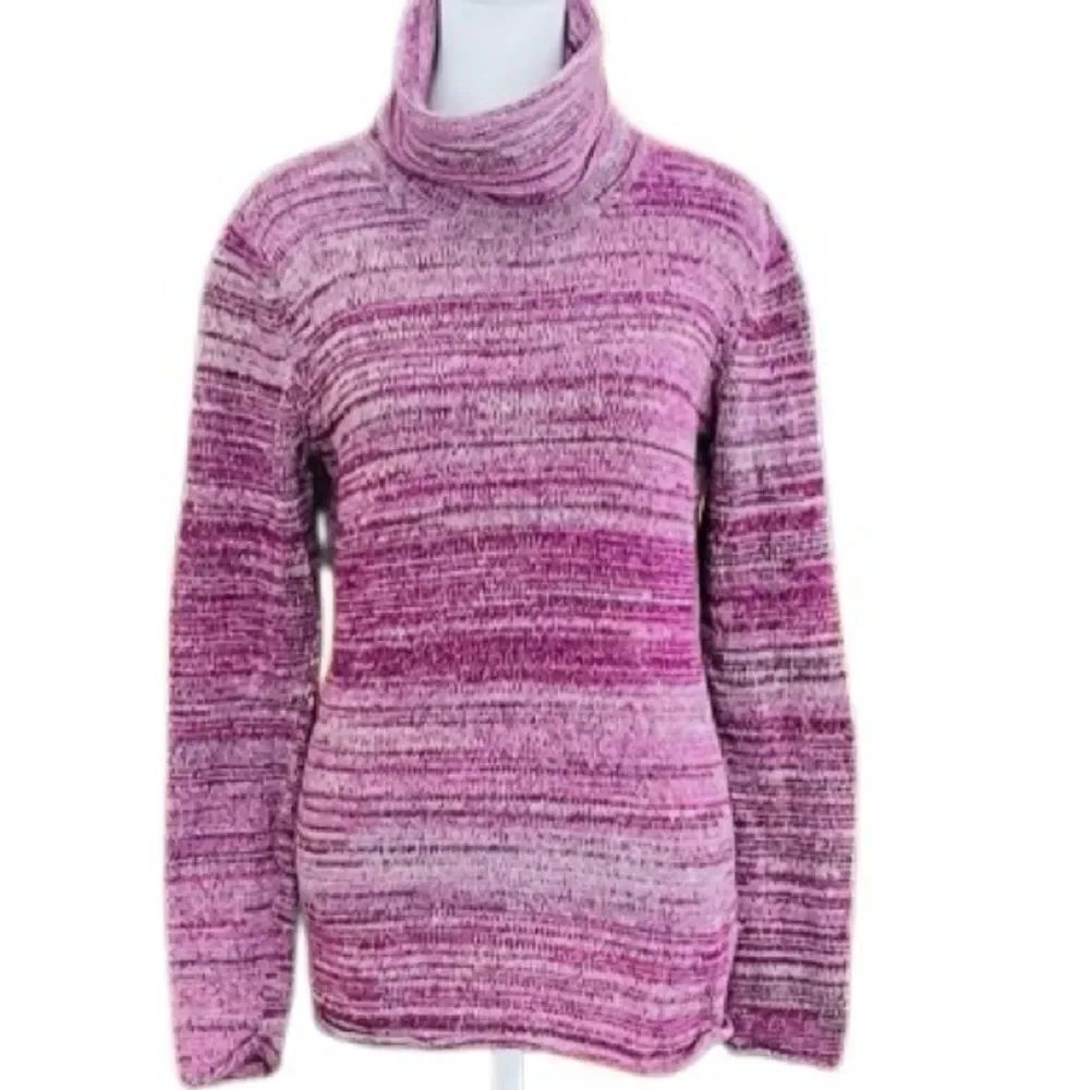 Columbia cotton , nylon and wool blend turtleneck sweater size M.